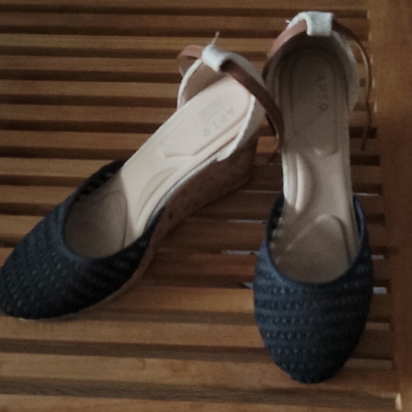 Shoes - Picture 2 of 2